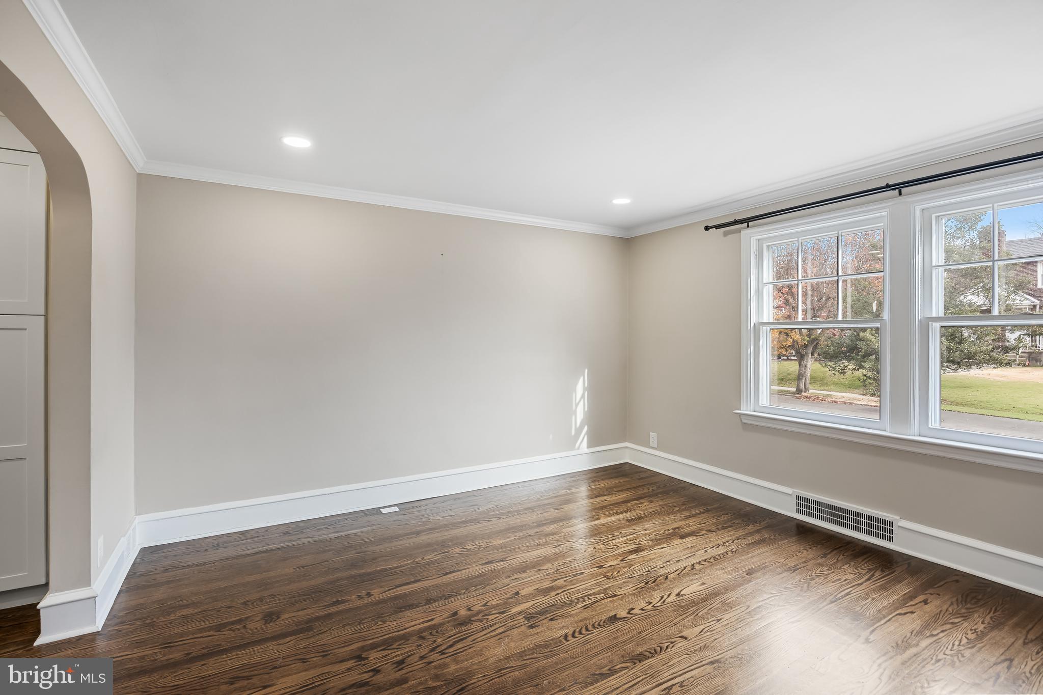 113 West Albertson Avenue Haddon Township, NJ 08108 - Photo 5 of 30