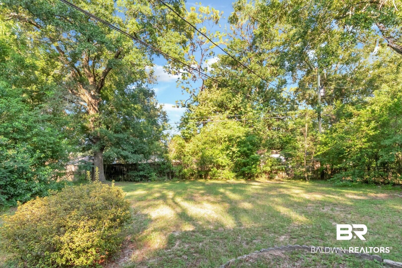 1220 Garland Drive Mobile, AL 36618 - Photo 24 of 25 View of yard