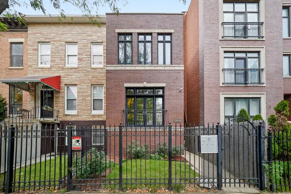 $1,213,500 | 1636 West Warren Boulevard, Chicago, IL 60612