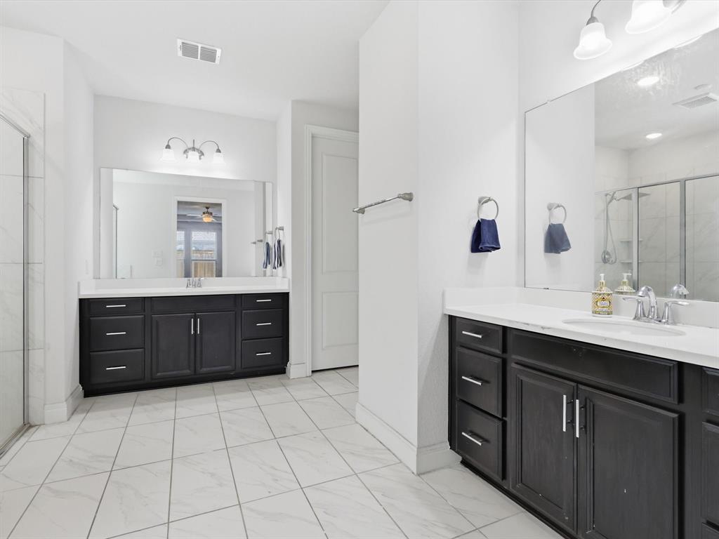 16458 Ryder Rock Road Frisco, TX 75033 - Photo 12 of 25 Primary Bath with Two Vanities