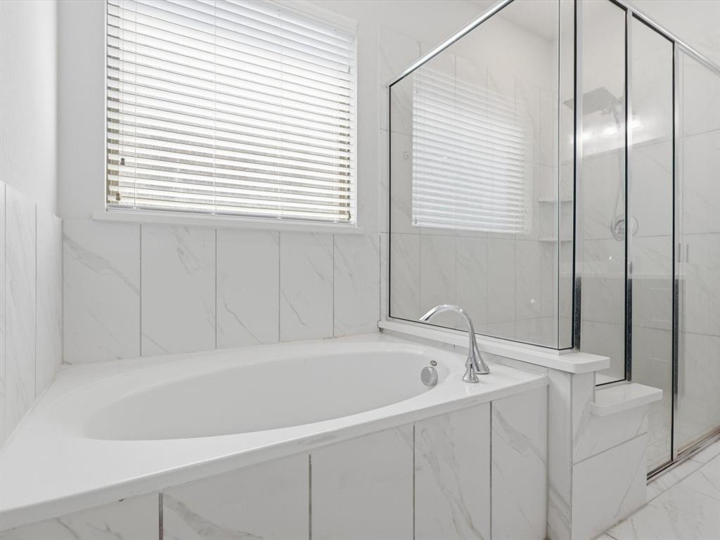 16458 Ryder Rock Road Frisco, TX 75033 - Photo 13 of 25 Primary Bath