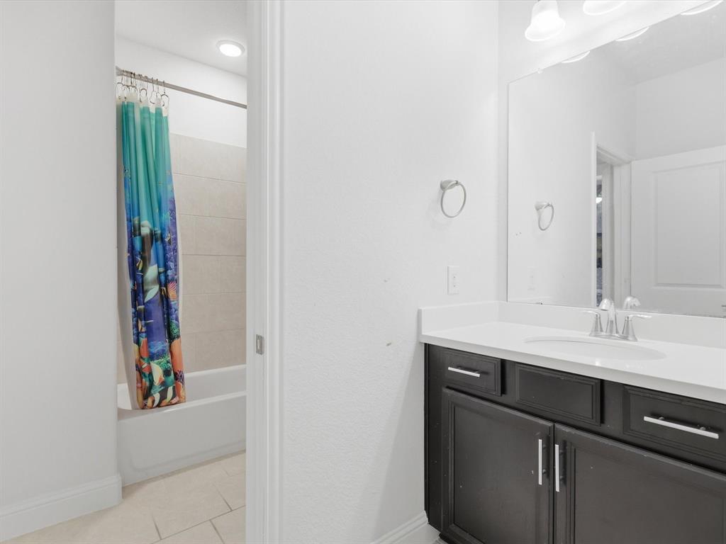 16458 Ryder Rock Road Frisco, TX 75033 - Photo 21 of 25 Third Bathroom