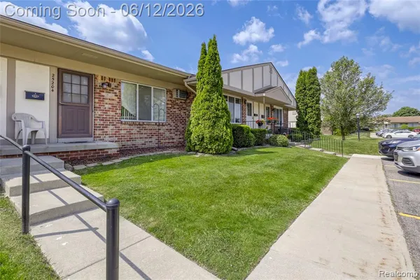 $90,000 | 25204 Franklin Terrace, South Lyon, MI 48178