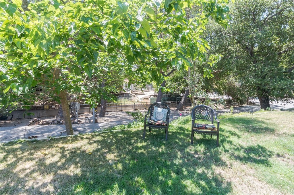 10315 Breezie Lane Tujunga, CA 91042 - Photo 12 of 23