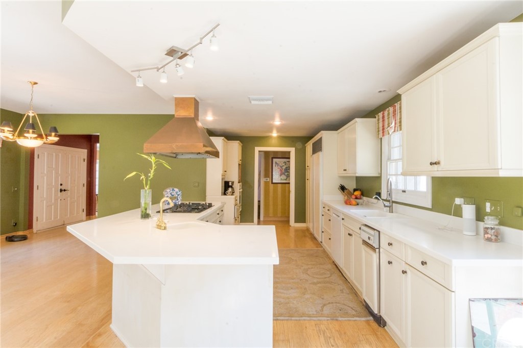 10315 Breezie Lane Tujunga, CA 91042 - Photo 13 of 23