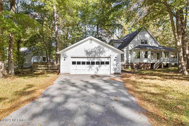 $368,500 | 107 Riverbend Road, Jacksonville, NC 28540