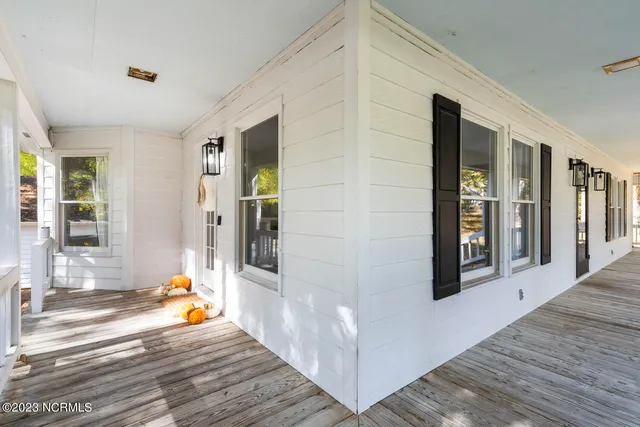 $368,500 | 107 Riverbend Road, Jacksonville, NC 28540