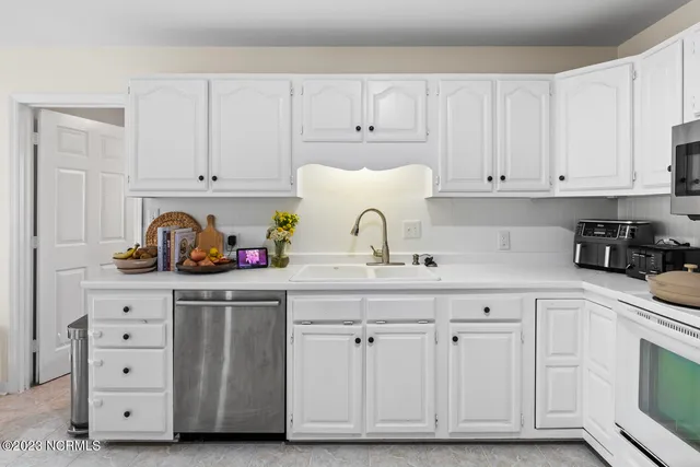 $368,500 | 107 Riverbend Road, Jacksonville, NC 28540