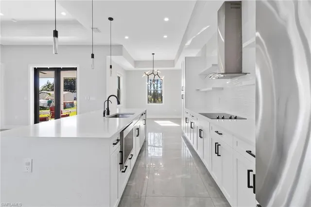 $4,000 | 2740 35th Avenue Northeast, Naples, FL 34120