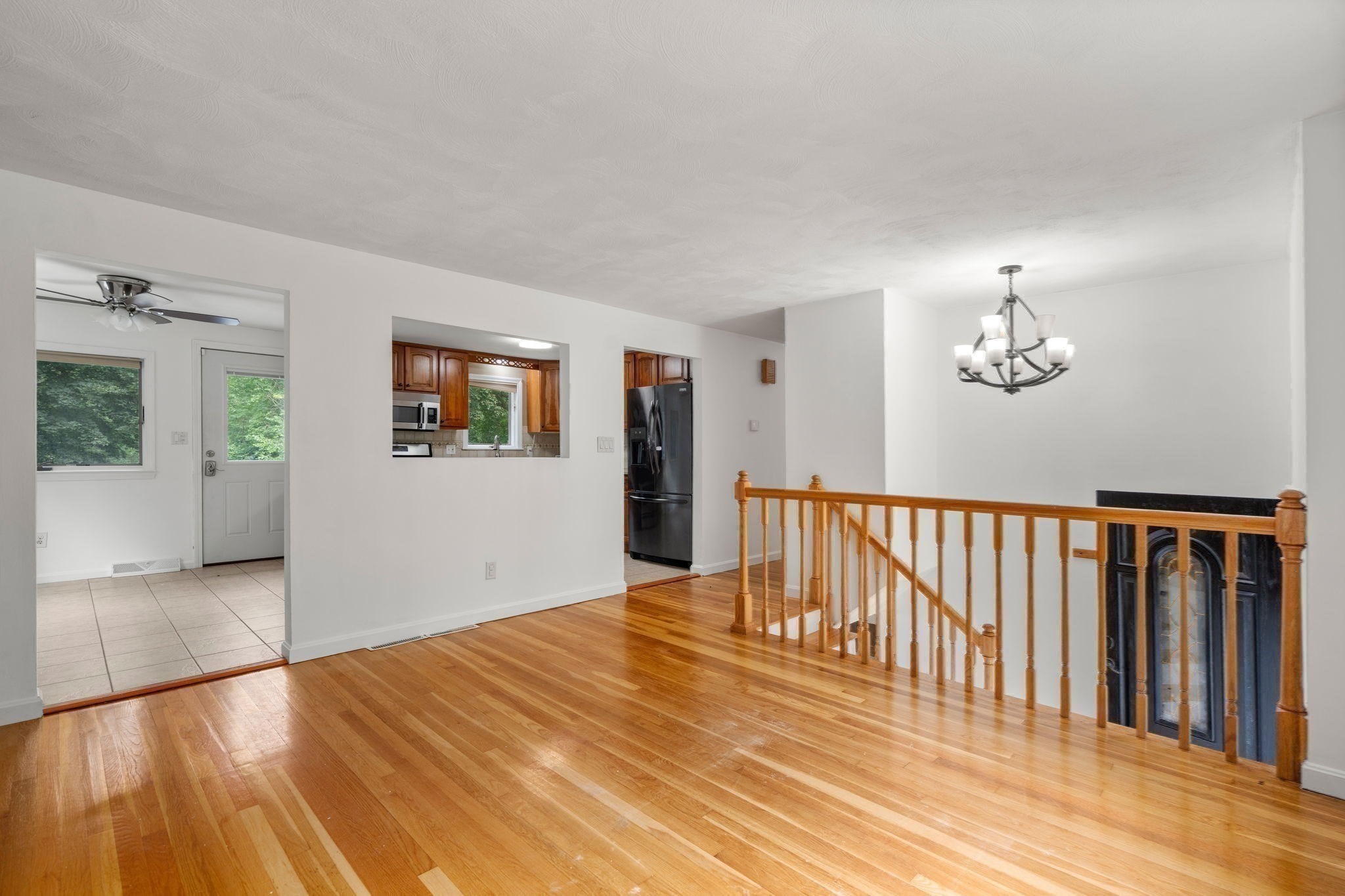22 Allen Road Billerica, MA 01821 - Photo 7 of 29 Gallery Image 7