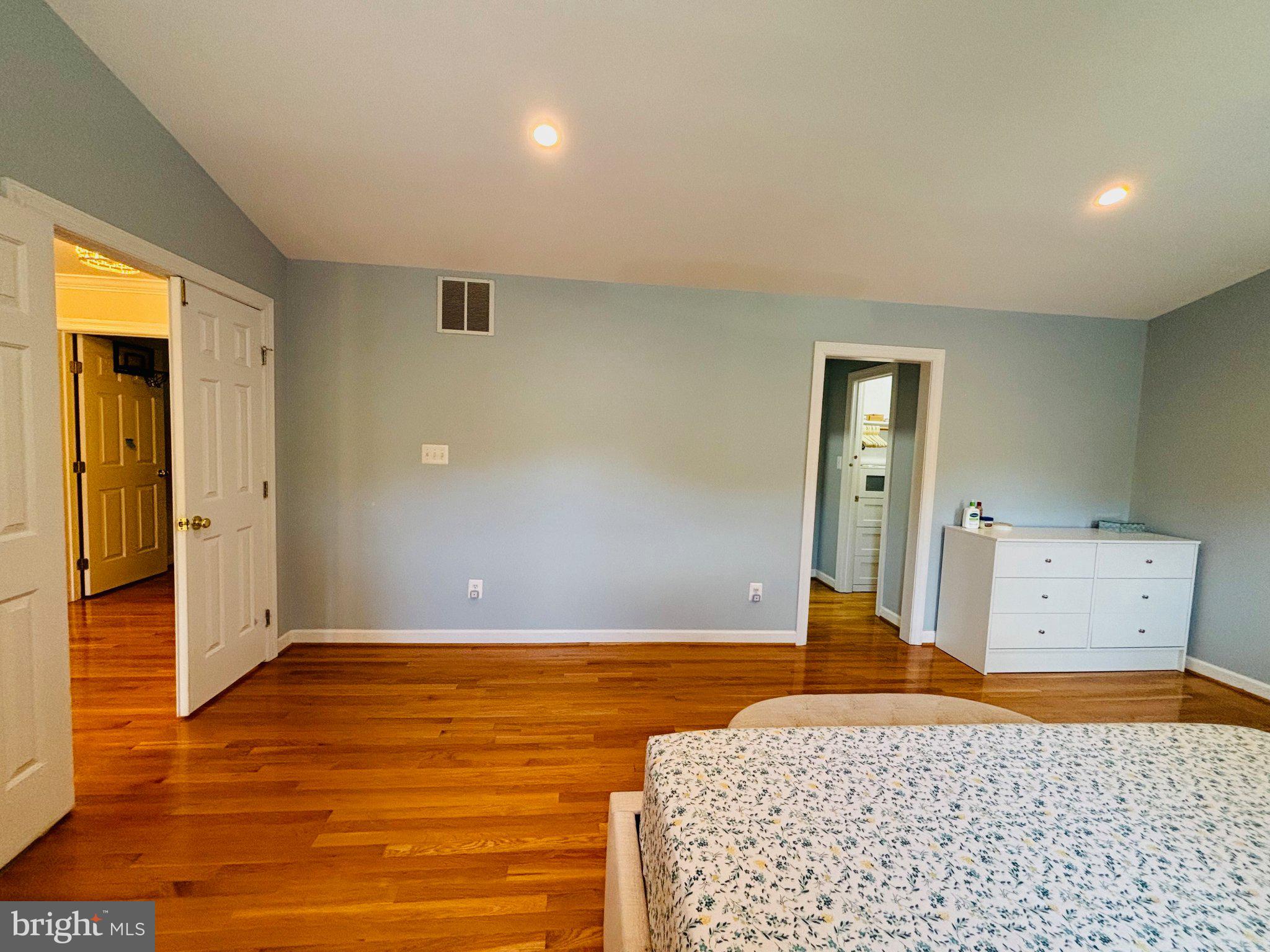 2062 Madrillon Road Vienna, VA 22182 - Photo 14 of 49 Gallery Image 14
