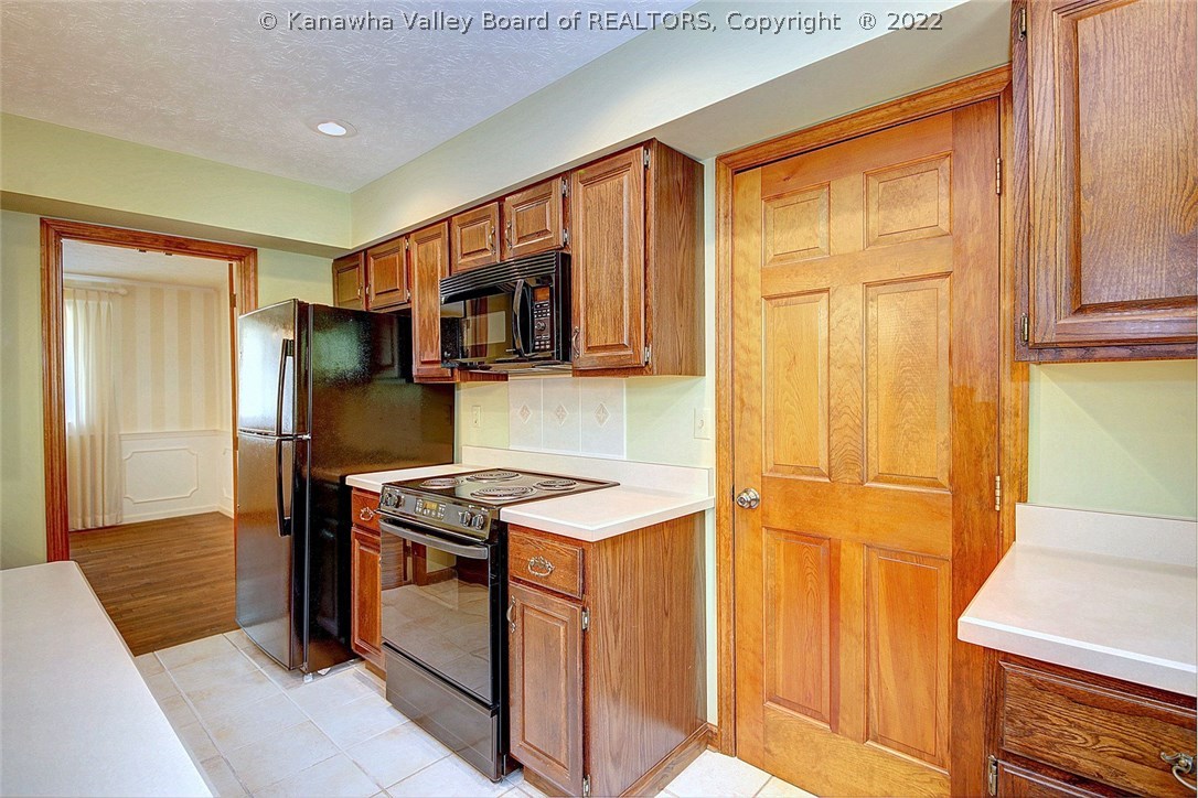 1715 Sierra Road Charleston, WV 25314 - Photo 8 of 30 Gallery Image 8