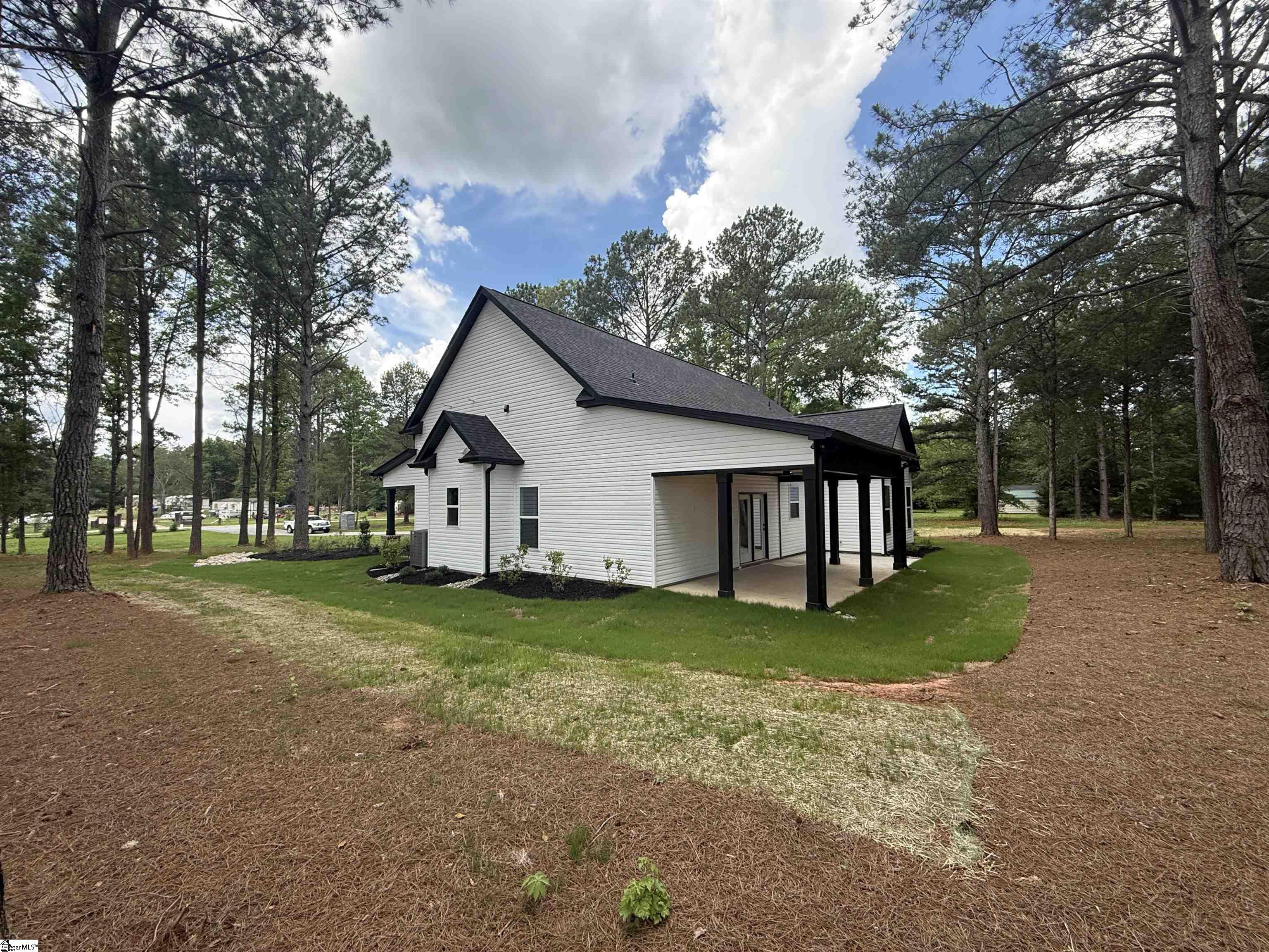 199 Ora Road Enoree, SC 29335 - Photo 4 of 33