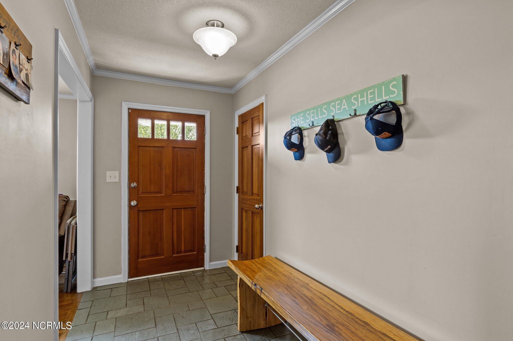 2202 North Road Morehead City, NC 28557 - Photo 17 of 47 Foyer
