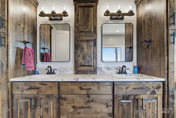 $995,000 | 24753 Simplot Boulevard, Wilder, ID 83676