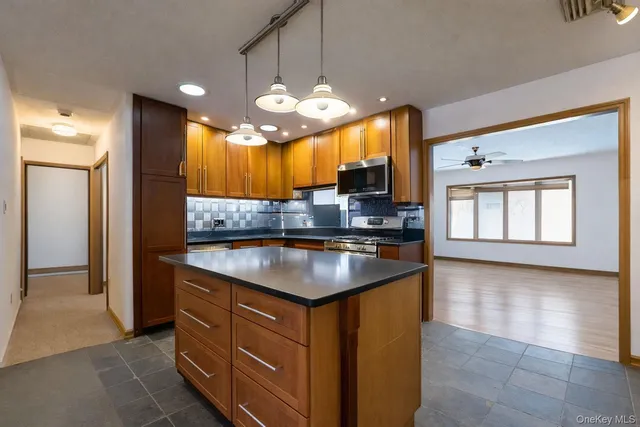 $450,000 | 145 North Fostertown Drive, Newburgh, NY 12550