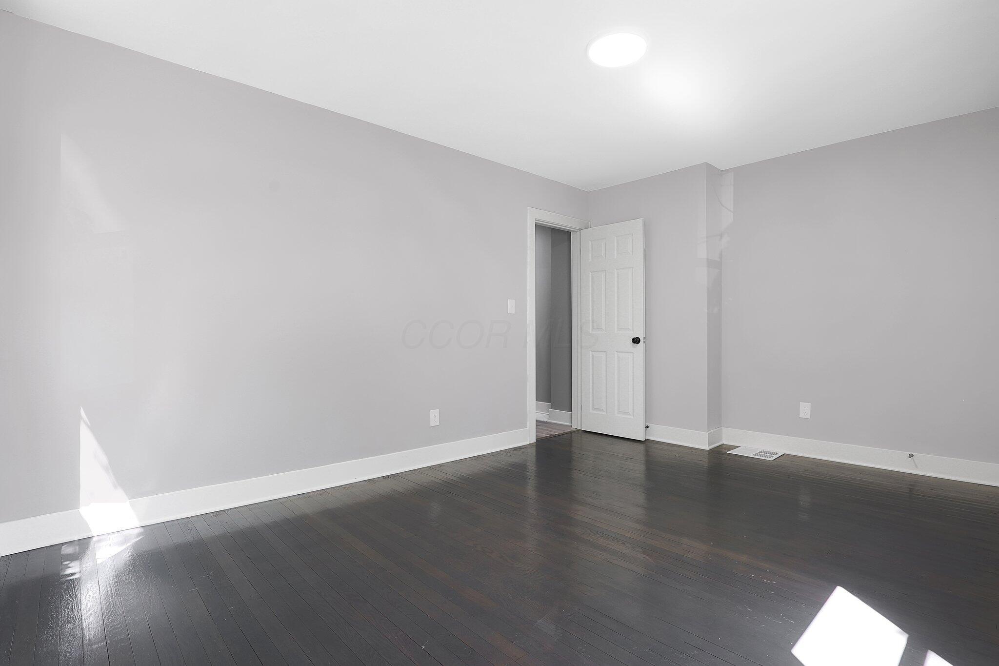 1783 Lockbourne Road Columbus, OH 43207 - Photo 15 of 25 9-web-or-mls-1783-lockbourne-rd