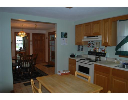 158 Middlesex Road Topsham, ME 04086 - Photo 3 of 20 Kitchen.