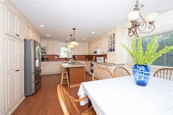$1,200,000 | 216 Juniper Circle, Bermuda Run, NC 27006