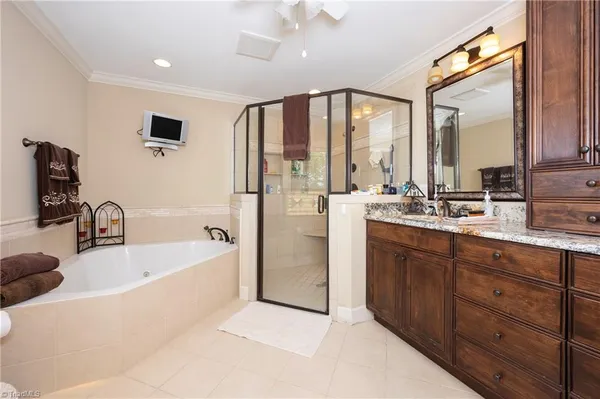 $1,200,000 | 216 Juniper Circle, Bermuda Run, NC 27006