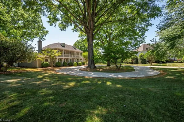 $1,200,000 | 216 Juniper Circle, Bermuda Run, NC 27006