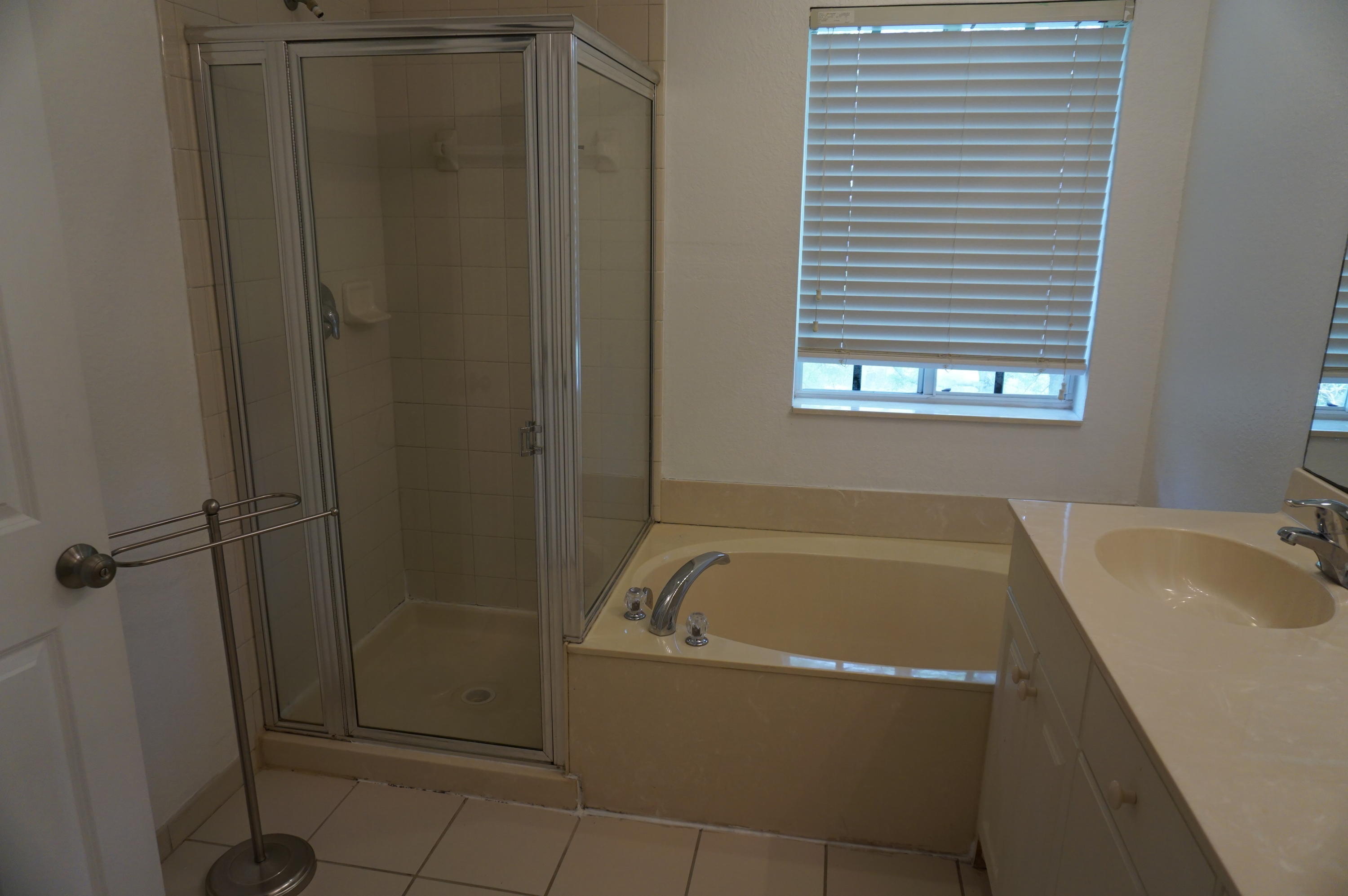 2030 Nassau Drive Riviera Beach, FL 33404 - Photo 9 of 28 DSC05303