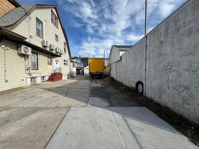 $375,000 | 8779 111th Street | Richmond Hill