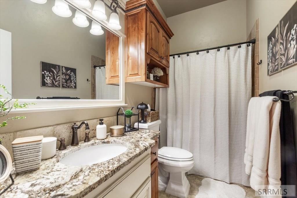 327 Talon Drive Rexburg, ID 83440 - Photo 18 of 45 Full Main Floor Bath
