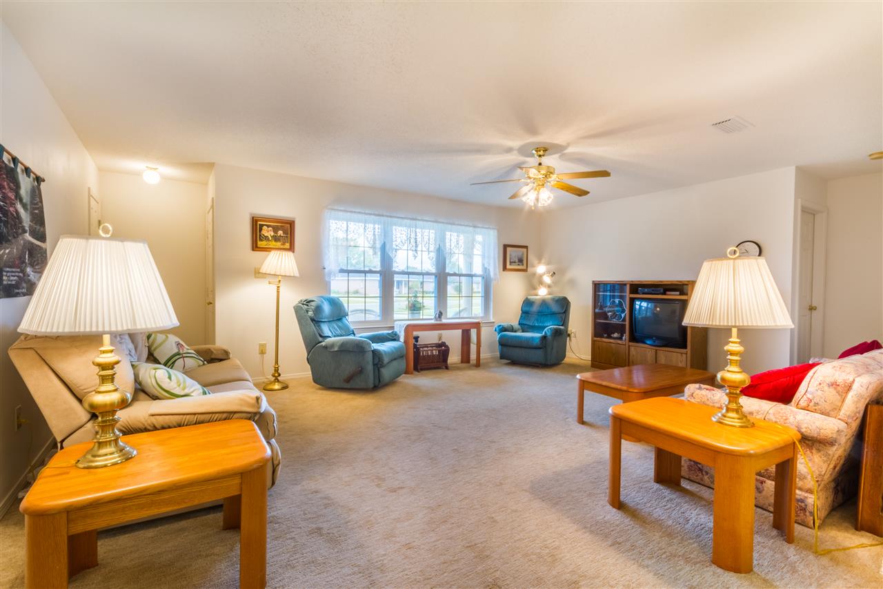 529 West Amanda Avenue Foley, AL 36535 - Photo 5 of 19 Living Room