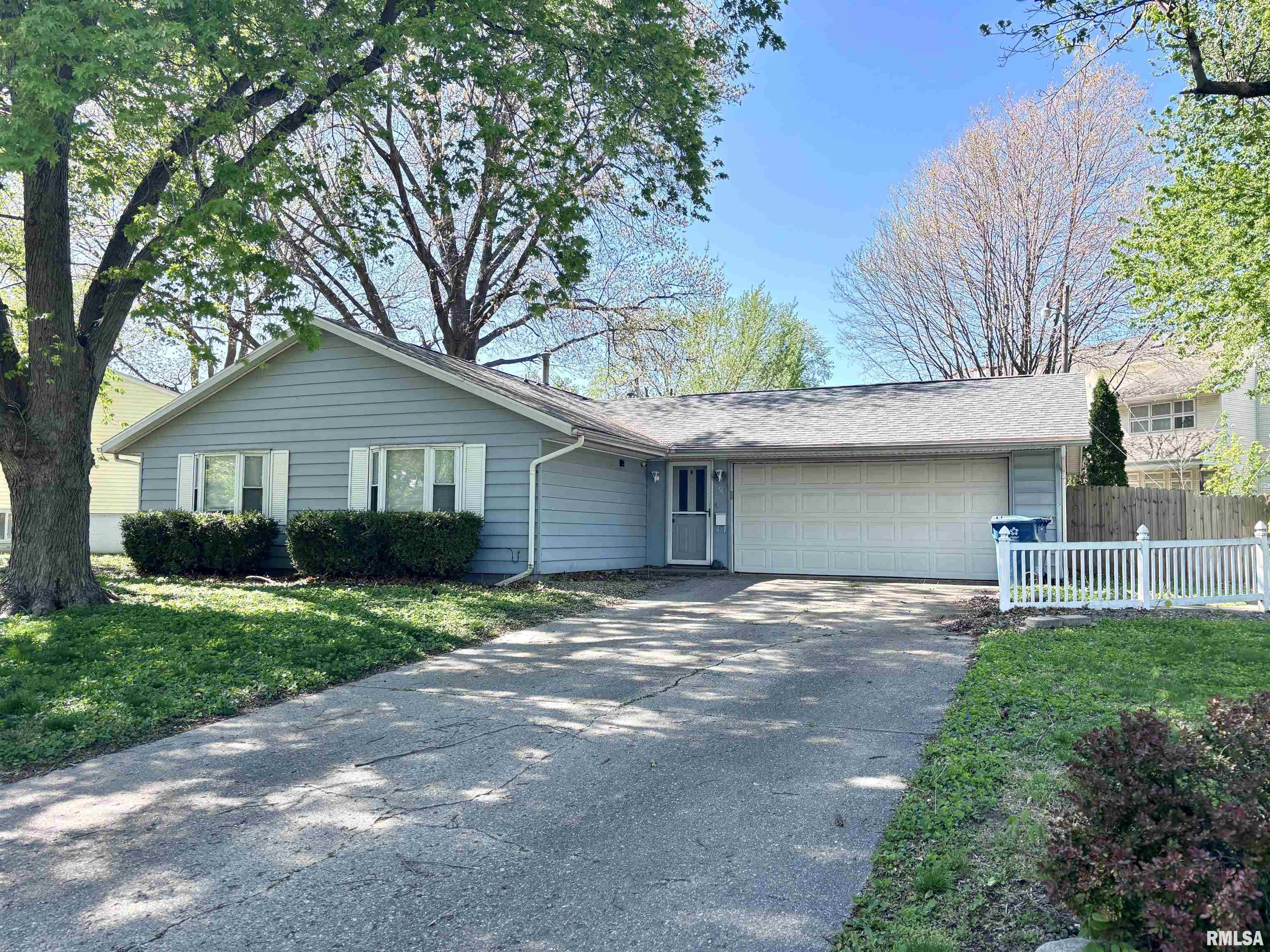 60 North Oxford Road Springfield, IL 62702 - Photo 1 of 28
