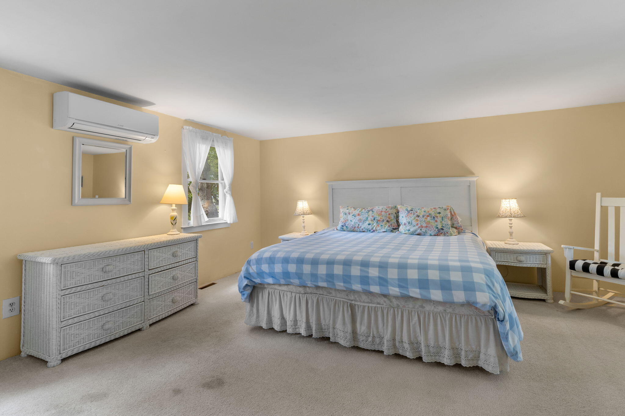 7 Aunt Matties Road Chatham, MA 02633 - Photo 18 of 37 a bedroom with a bed and chair