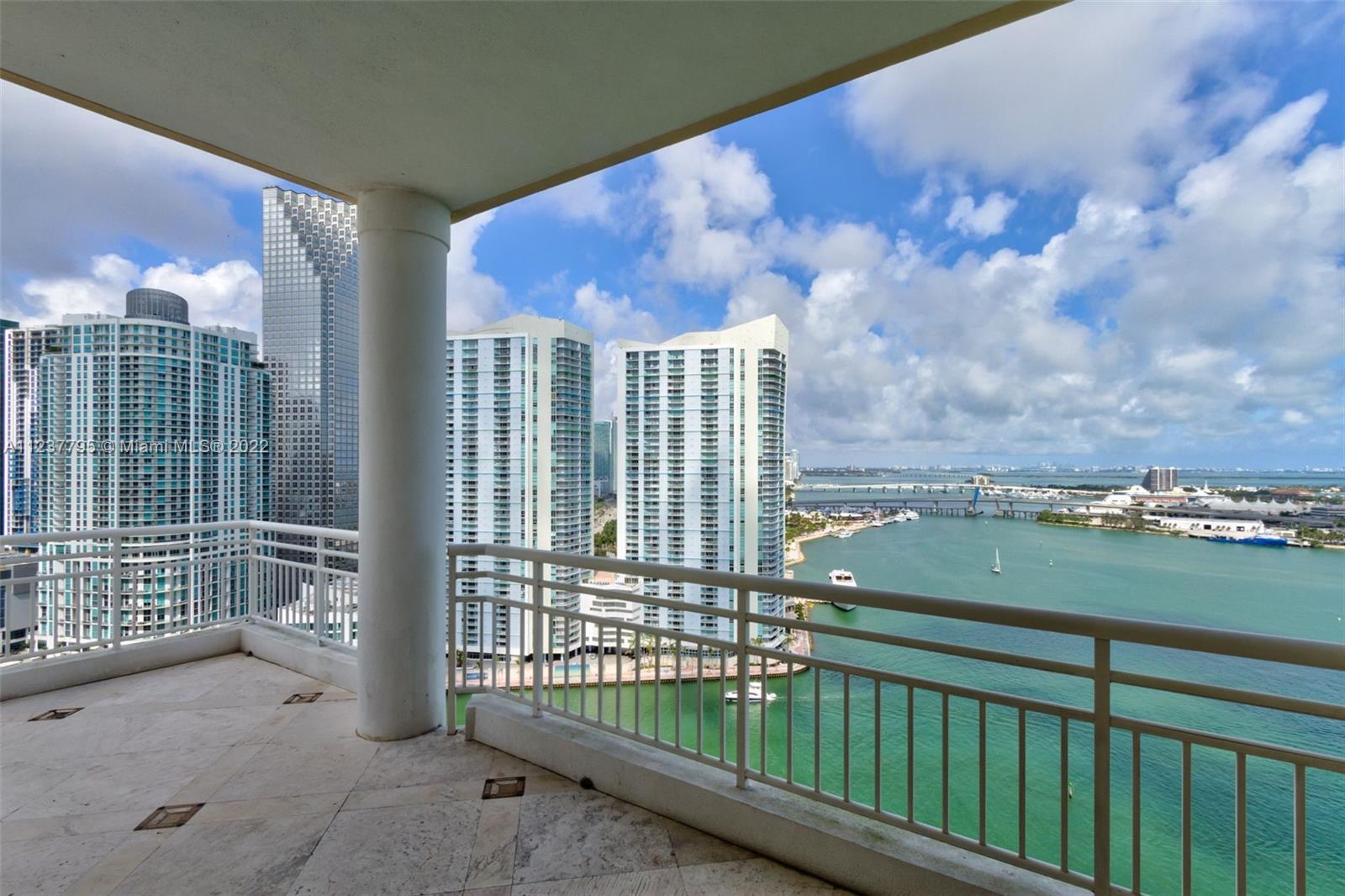 888 Brickell Key Drive, Unit PH2802 Miami, FL 33131 - Photo 19 of 47 a view of a balcony