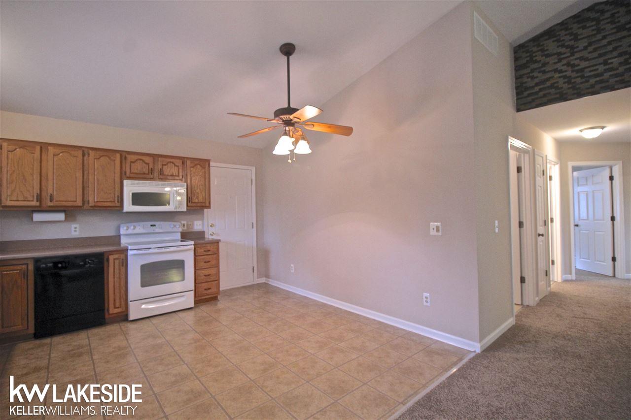 4731 Siebert Road Waterford, MI 48328 - Photo 12 of 27 31380123-11.JPG