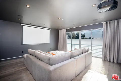 $3,750,000 | 406 Grand Boulevard, Venice, CA 90291