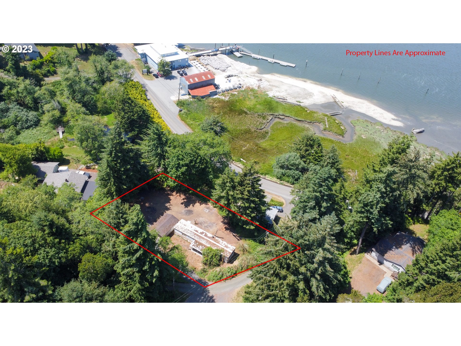67064 Heron Road North Bend, OR 97459 - Photo 8 of 11 Gallery Image 8