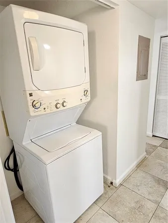 $1,775 | 499 Albee Farm Road, Unit V11, Venice, FL 34285