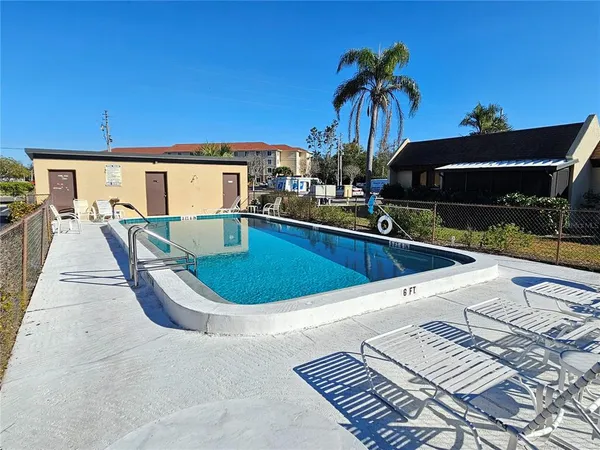 $1,775 | 499 Albee Farm Road, Unit V11, Venice, FL 34285