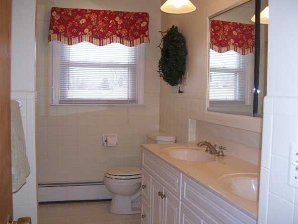 21 Michigan Road Worcester, MA 01606 - Photo 11 of 18 Gallery Image 11