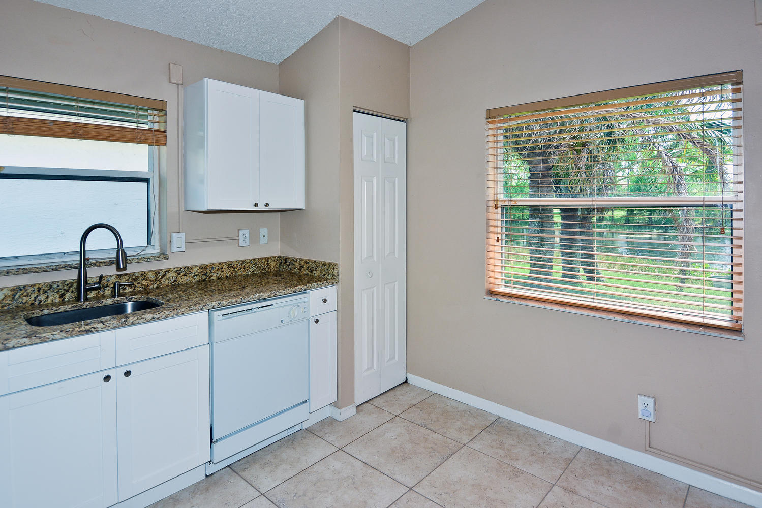 1761 Barnstable Road Wellington, FL 33414 - Photo 9 of 30 1761 Barnstable Rd Wellington-large-010-