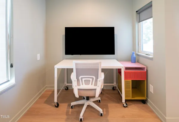 a view of a livingroom with furniture