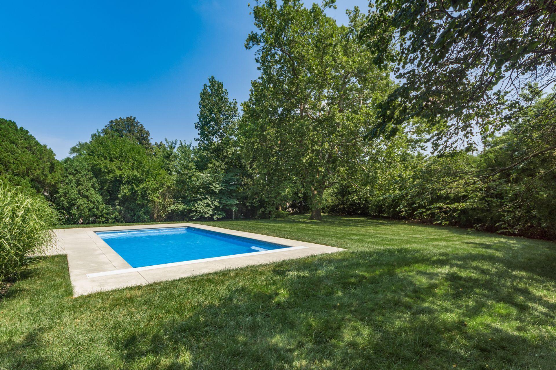 4284 Rudy Road Columbus, OH 43214 - Photo 37 of 38 Pool/Yard