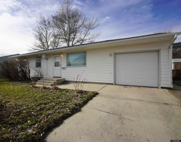 $225,000 | 1604 South Elk Street, Casper, WY 82601