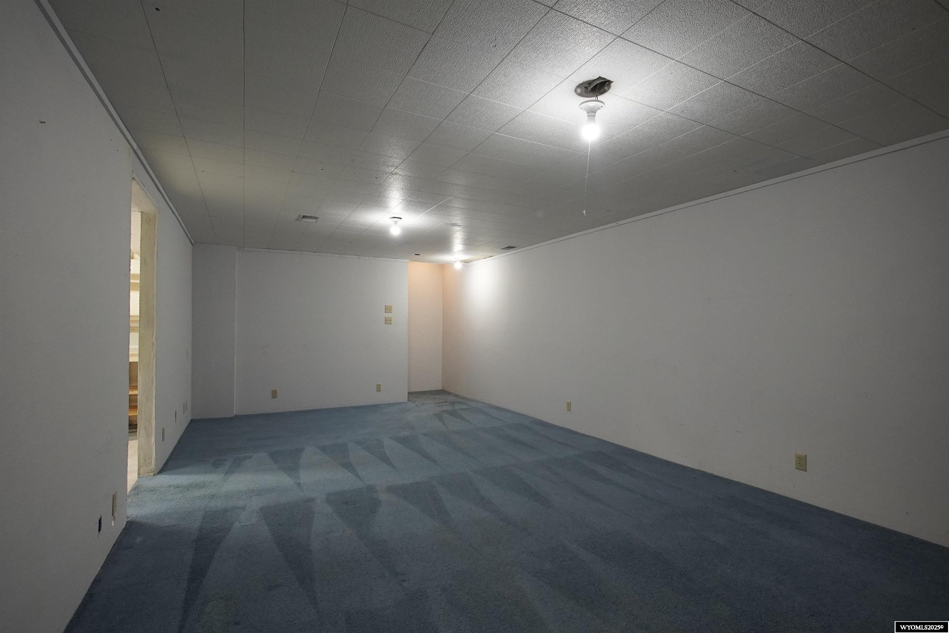 1604 South Elk Street Casper, WY 82601 - Photo 13 of 44