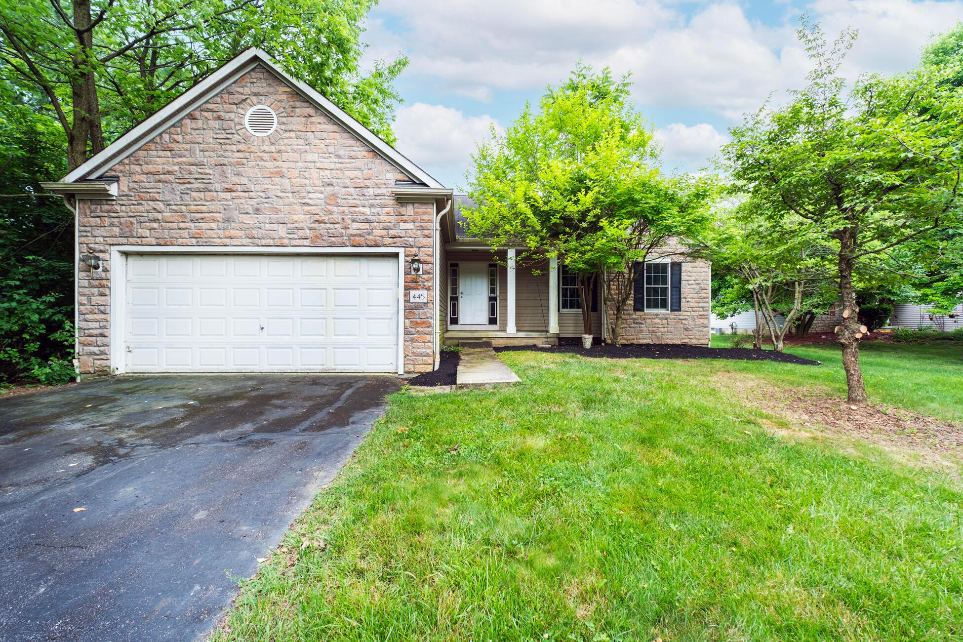 445 Hennigans Grove Road Grove City, OH 43123 - Photo 2 of 43 0 (3)