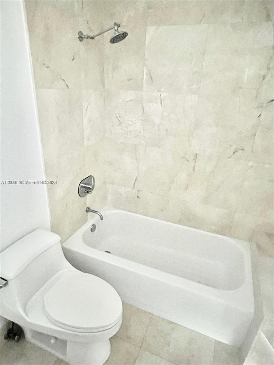 218 Southeast 14th Street, Unit 903 Miami, FL 33131 - Photo 16 of 25