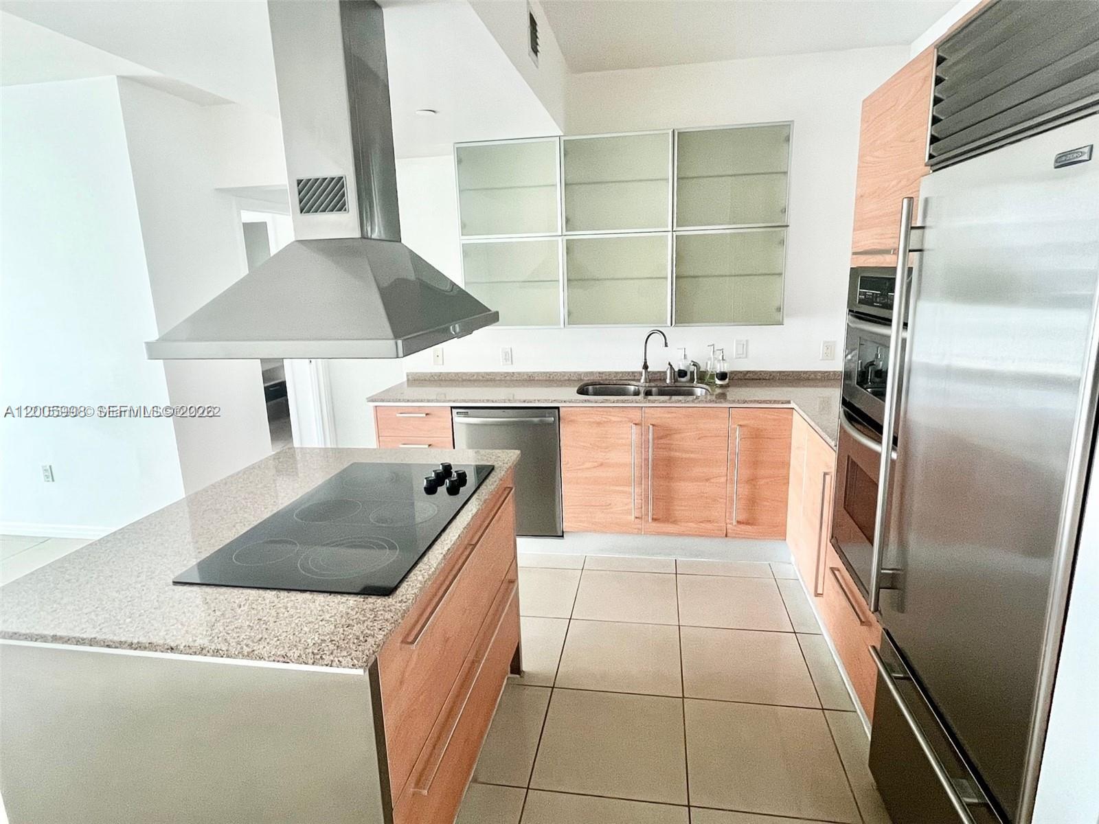 218 Southeast 14th Street, Unit 903 Miami, FL 33131 - Photo 3 of 25