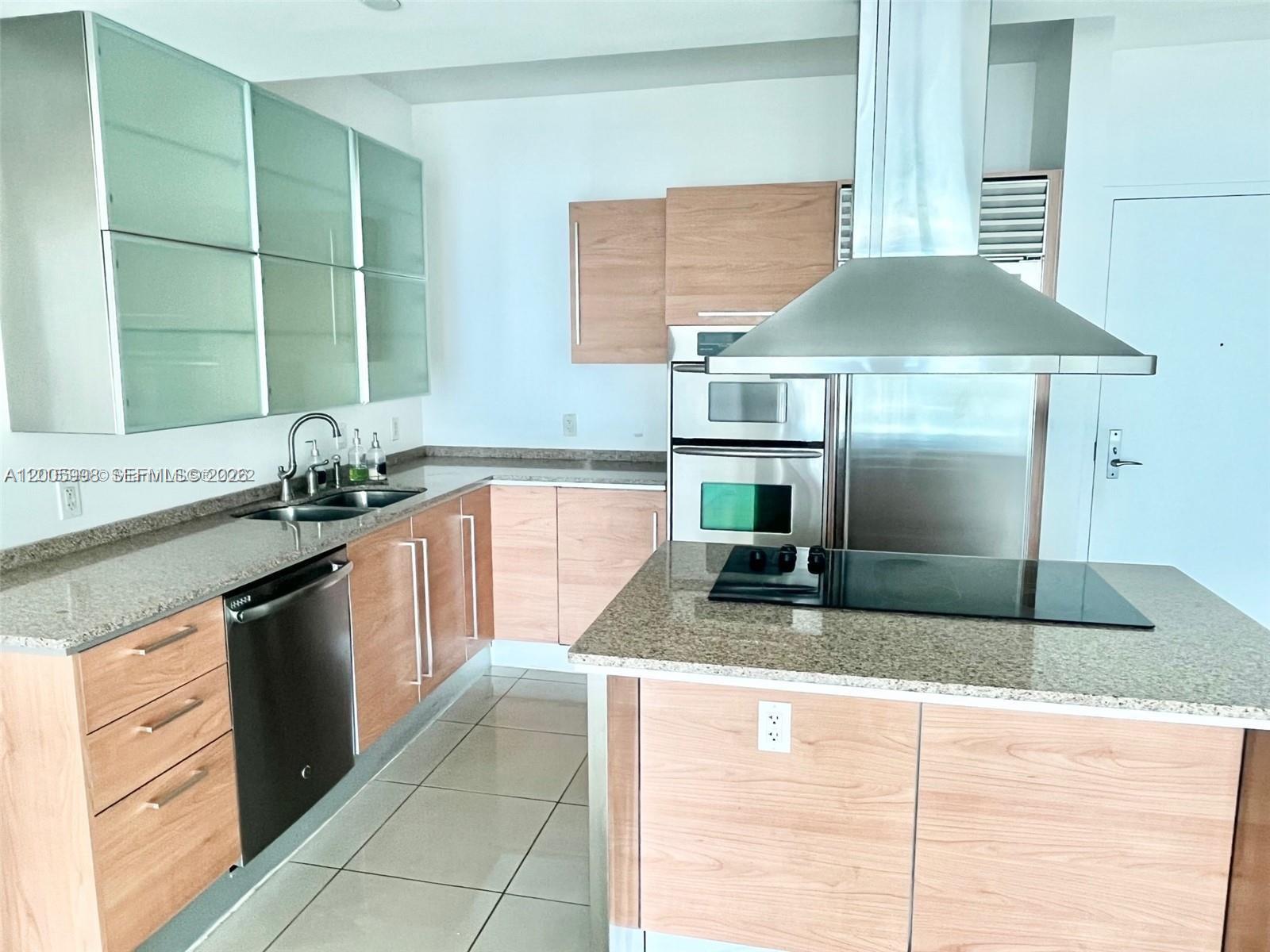 218 Southeast 14th Street, Unit 903 Miami, FL 33131 - Photo 7 of 25