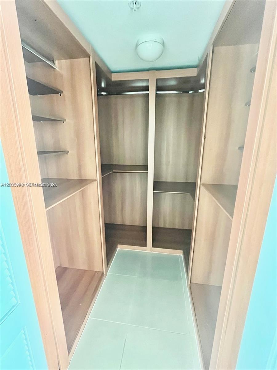 218 Southeast 14th Street, Unit 903 Miami, FL 33131 - Photo 8 of 25