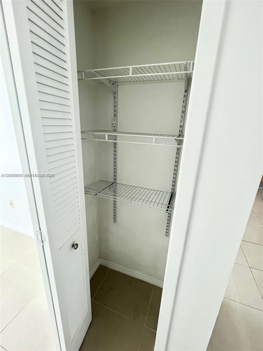218 Southeast 14th Street, Unit 903 Miami, FL 33131 - Photo 9 of 25