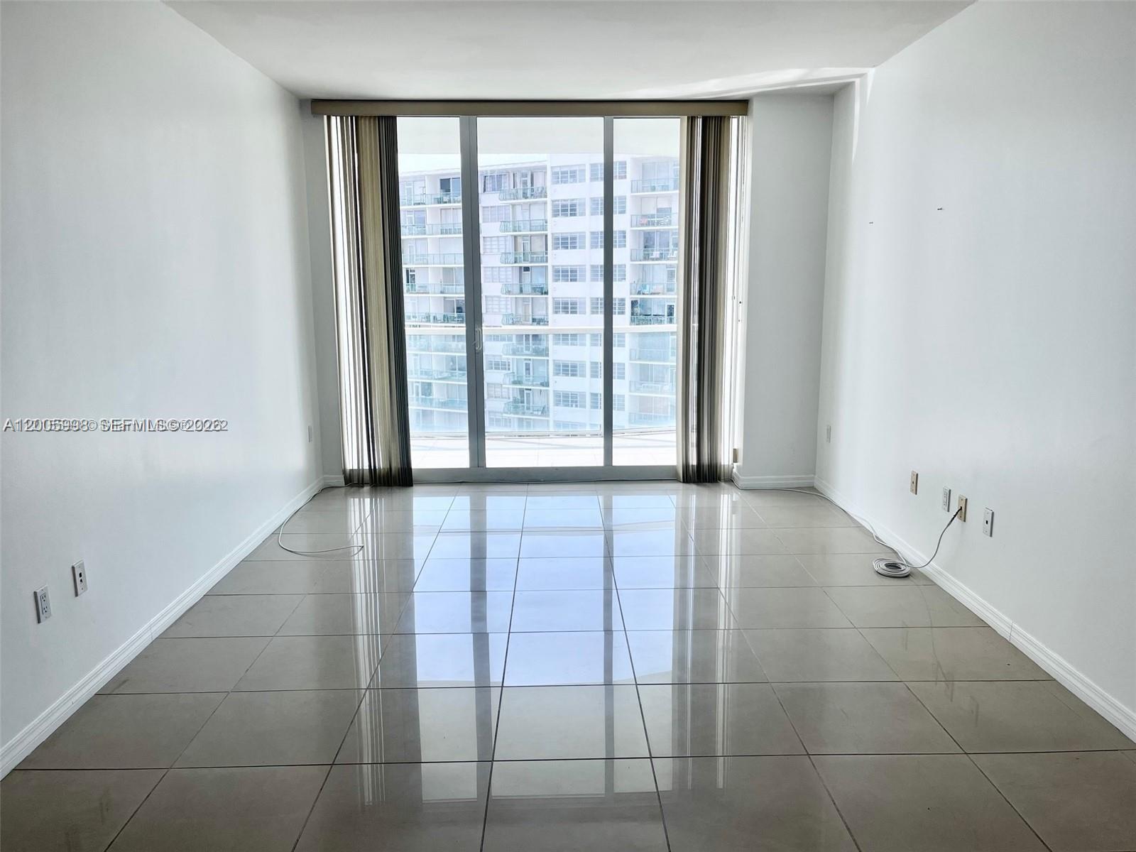 218 Southeast 14th Street, Unit 903 Miami, FL 33131 - Photo 10 of 25